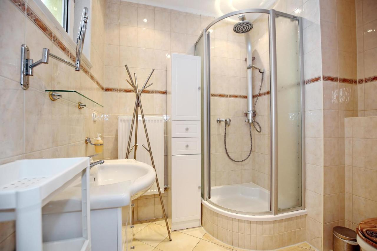 Haus Alexandra Wohnung 01 Ostseebad Kühlungsborn エクステリア 写真